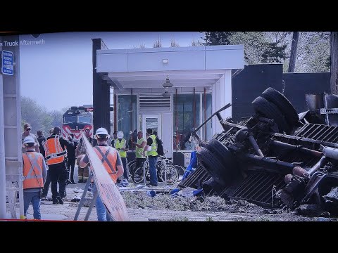 Metra Vs Truck Aftermath Clarendon Hills Illinois