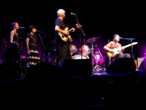 Ry Cooder & Nick Lowe: The Very Thing That Makes You Rich (Makes Me Poor) Dublin, Ireland.