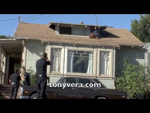 Homeless man Enters Home Scares Petrified Resident To Roof LAPD arrived to save her
