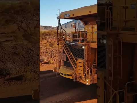 #AutomonusTruck Drives its self , No Operator haul truck #mining