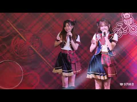 BNK48 Popper - Iiwake Maybe @ BNK48 13th "Iiwake Maybe" Roadshow Mini Concert [Fancam 4K 60p] 230423