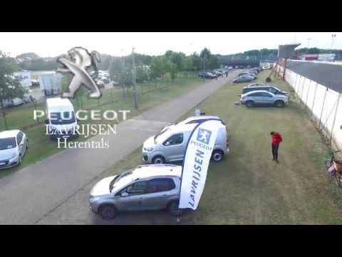 VC Herentals - KFC Lille : jeugd VC vormt letters VC - 4/9/2016