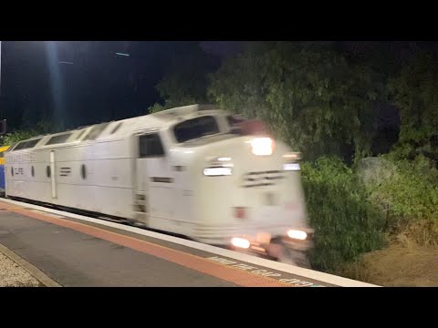 SSR 1CM4 Grain  train  with CLP12 S311 CLF3 at Avenel