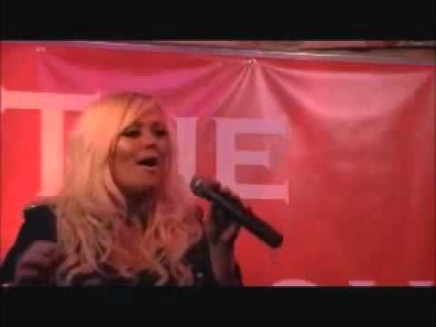 Female Vocalist - Laura Mac - Big Foot Events