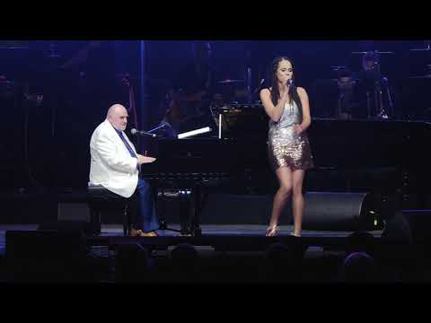 Várhegyi Lucas Palmira -  Szivemben bomba van / Míly mesés