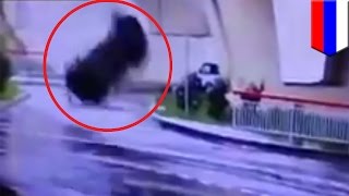 Crazy car crash: Insane video shows vehicle fly off overpass, drivers seemingly escapes uninjured