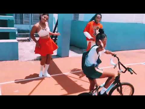 La Tukiti bailando sube y baila