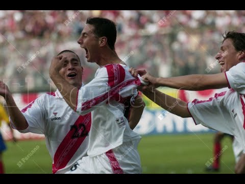 gol de claudio pizarro en el peru 1 vs ecuador 2 - eliminatorias corea japon 2002