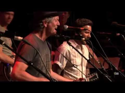 Rodney Crowell w/ The Infamous Stringdusters - "Fever On The Bayou" (eTown webisode #643)