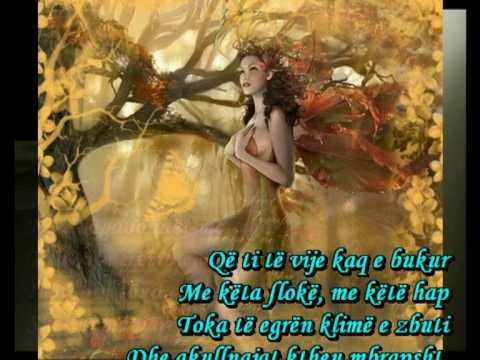 Në parkun që mbuluan fletët-Ismail Kadare