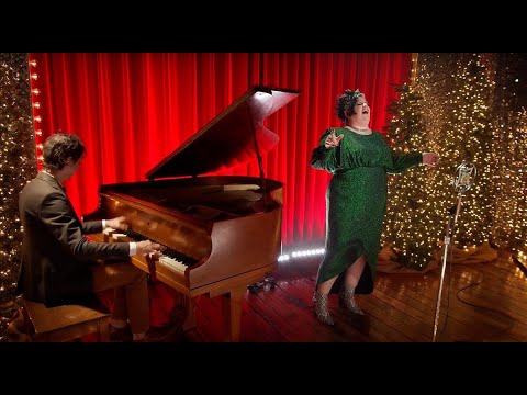Maggie Rose, Ty Herndon, Sarah Potenza Sing for 'A One Mic Christmas' Benefit