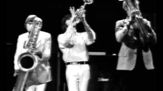 Bonzo Dog Band: Equistrian Statue, Little Sir Echo. Complete with intro.