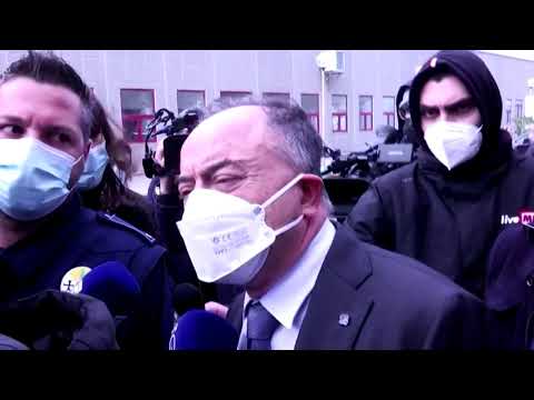 意大利開始大規模審判黑手黨暴徒 (Mass trial of mafia mobsters starts in Italy)