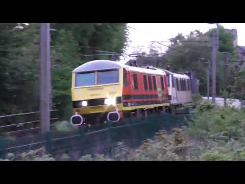 90015/90009 4m11 Coatbridge - Crewe liner, 27th May 2021