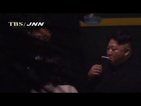 Video shows North Korean leader Kim Jong Un taking a pre-dawn smoke break at a train station in China, hours before his arrival in Vietnam for his summit with US President Donald Trump. (Feb. 26)
