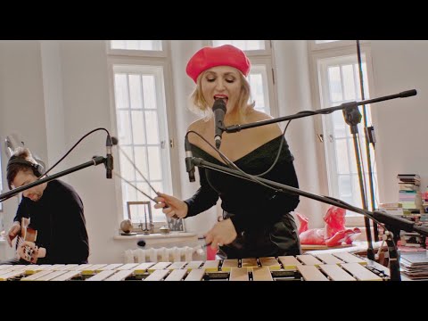 Reni Jusis - Laisse tomber les filles (Official Live Video)