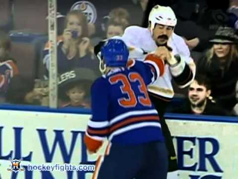 George Parros vs Steve MacIntyre Feb 13, 2011