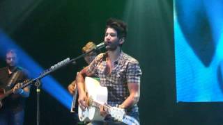 Gusttavo Lima canta É O Amor (Villa Mix Brasília)