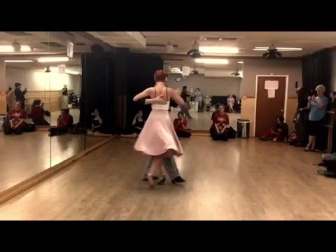 Tango 204: Vals Cruzado w Sacada