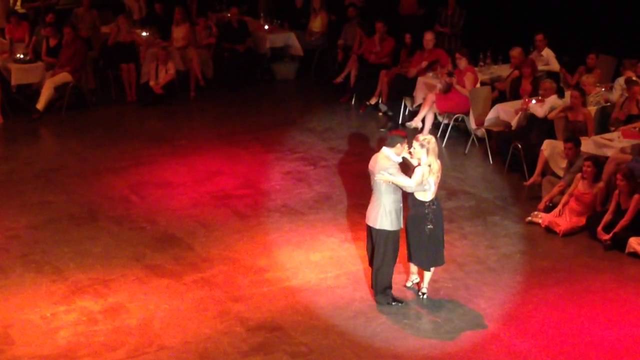 Sebastian Arce y Mariana Montes 3/4