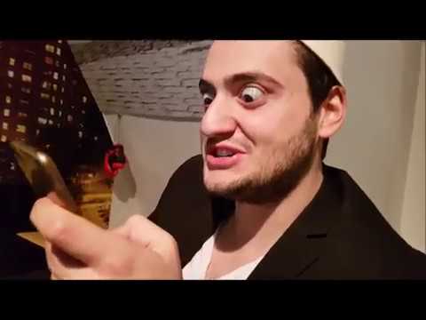 Salihu ruft bei BASE CHAT an! 😂🙈😂