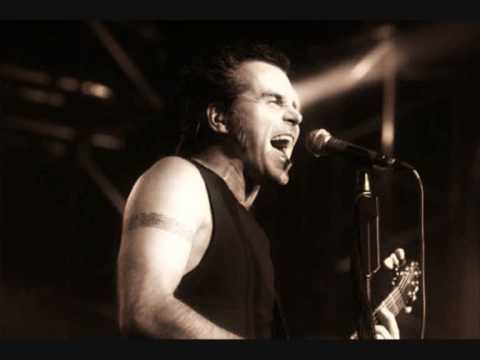 Pugni chiusi - Piero Pelù