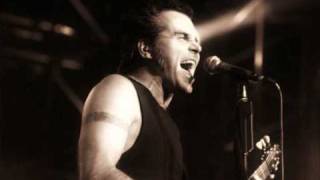 Pugni chiusi - Piero Pelù