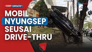 Kecelakaan di Tangsel, Mobil Matic Melesat Menabrak Pohon hingga Nyungsep usai Drive Thru Makanan