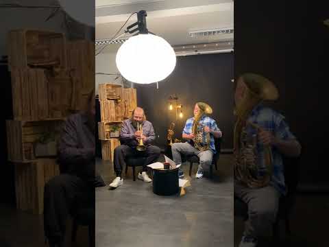 Thomas Gansch spielt mit Schiffko die Polka "Gemischter Satz" - Ventilspiel