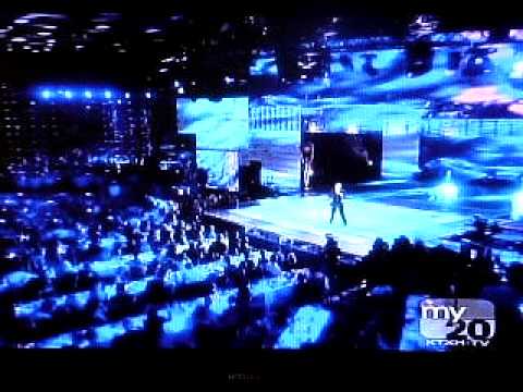 Tiziano Ferro - World Music Awards 2010 (Breathe Gentle)