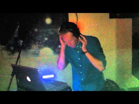 the legend nathan haines played earth is the place (restless soul remix) at gecko HK