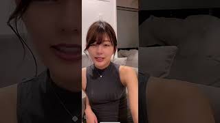 ネコとの戯れの中の