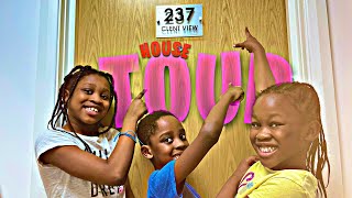 Holiday/Jason House Tour |Selina