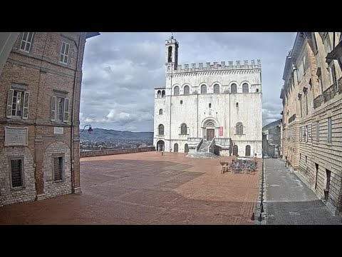 Gubbio, Piazza Grande live webcam