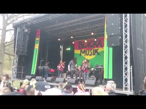 Kenyatta Hill - Jah Is My Friend feat. Christos DC