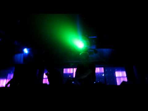 Tritonal: Suzu (Original Mix) [Live in Calgary 2011]