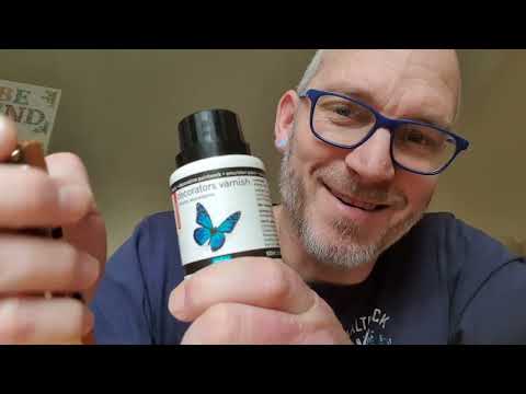 Sealing wooden Hohner combs with food safe Polyvine varnish