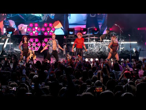 Video thumbnail for Malibu (Live)