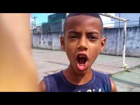 Esina a. Bate com curva