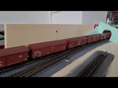 BLS Tonerdezug in Modell.. Re 4/4 Vorspann und Hilfer!