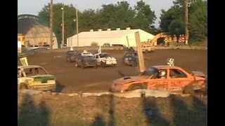 preview picture of video 'Figure8 Racing Coon Rapids, Ia  12-06-09_AH1 part1'