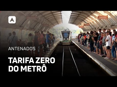 Victor Melo conversa com os passageiros sobre a nova medida implementada em Teresina