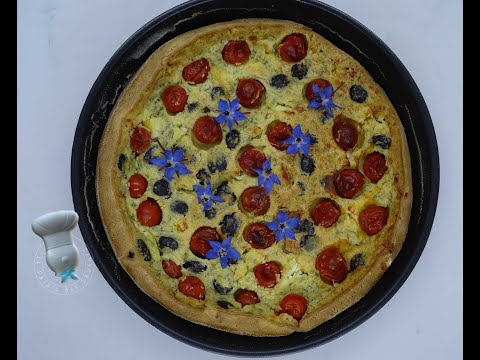 Recette de clafoutis salé aux tomates cerises, olives et bourrache