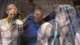 THE STRAY CATS -  I WON&#39;T STAND IN YOUR WAY   -  BASS COVER