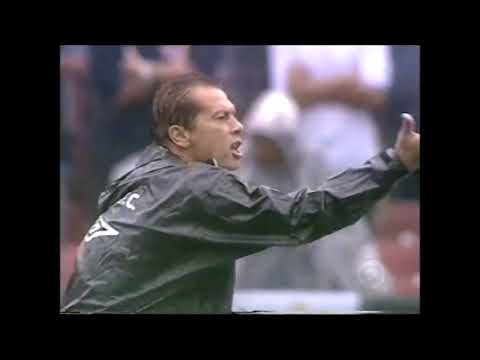 Santos 2 x 0 Corinthians - Final do Campeonato Brasileiro 2002