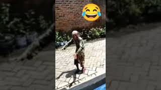 Download lagu NENEK JOGET LUCU BIKIN NGAKAK #viral mp3 Download lagu NENEK JOGET LUCU BIKIN NGAKAK #viral mp3