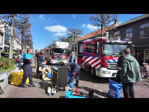 Brand in een winkelstraat in Zeist (brandweer schaal op naar zeer grote brand)