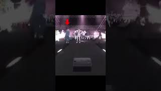 【歌謡祭】周りの自由過ぎるおじさん達に困惑して立ち尽くすベルモンド・バンデラス【にじさんじ】