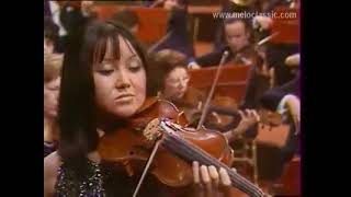 Mayumi Fujikawa plays Mozart (1971)