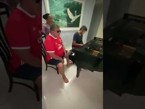 David Assayag cantando "Minha Sina" no seu retorno ao Garantido (trecho)